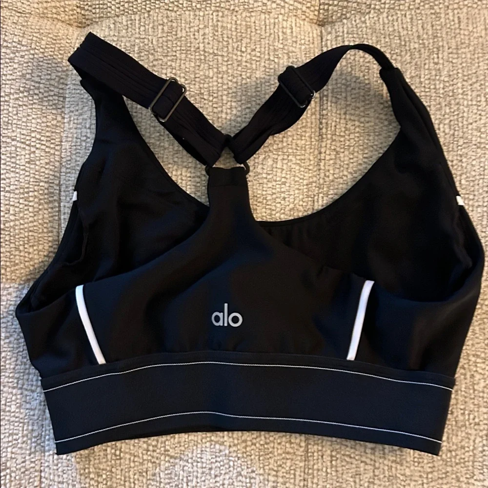 ALO Airlift Suit Up Bra - Picture 2 of 6